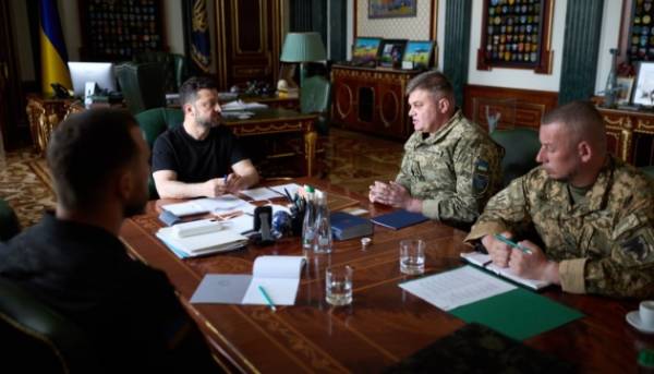 Президенту України було надано звіт щодо готовності до різних сценаріїв розвитку ситуації на Чернігівсько-Київському напрямку.