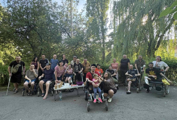 Олександр Холод під час кулінарного ретриту для поранених військових