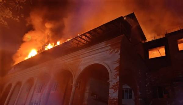Нова атака Росії ракетами по Києву спричинила руйнування типографії та знищення близько 250 тисяч навчальних посібників.
