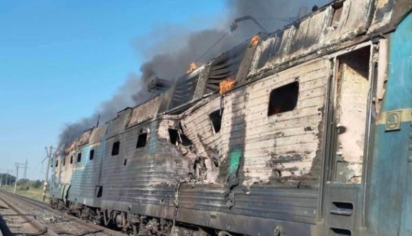 Запорізька область: Провідниця отримала поранення внаслідок удару ворожого дрона по пасажирському поїзду.