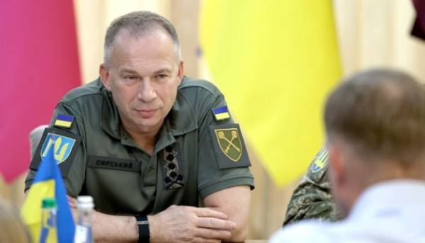 Сирський провів обговорення з командиром місії НАТО щодо потреб українських сил та активних оборонних дій.