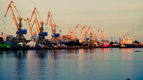 Maersk припиняє діяльність у порту “Чорноморськ” через російські атаки.