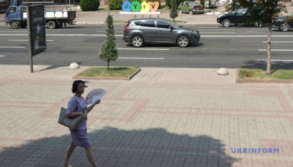 Сьогодні в Україні буде сухо, денна температура досягне +33°C.
