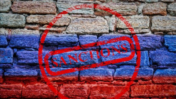 ЄС ввів обмеження проти 33 російських банків, заборонивши їм доступ до SWIFT.