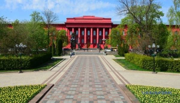 Подача документів до вищих навчальних закладів стартує 19 липня.