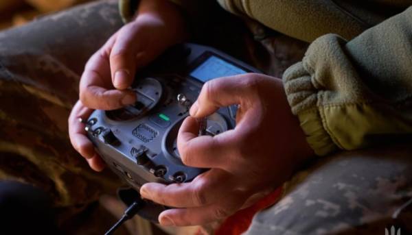 ## 30 секунд: Росіяни спробували дроном закріпити стяг у Великій Писарівці
