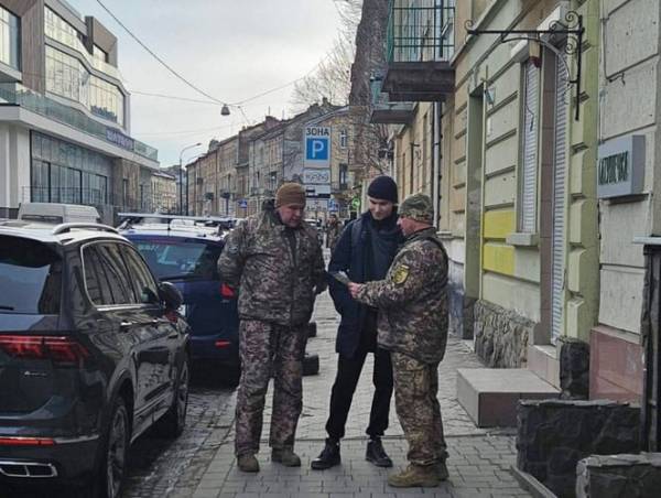 Як карають військкомів за насильство, катування та хабарі