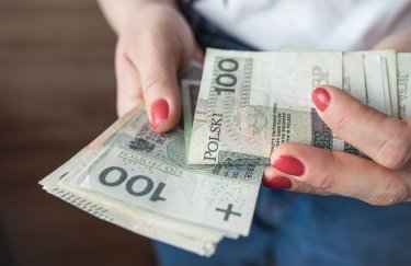 Середня зарплата в Польщі: 10 тисяч злотих — це лише цифра на папері