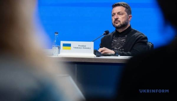 Зеленський: Україна має вийти на рівень Росії за кількістю дипстрайків