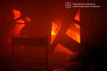 Росіяни вдарили по "Епіцентру" в Запоріжжі (ФОТО)