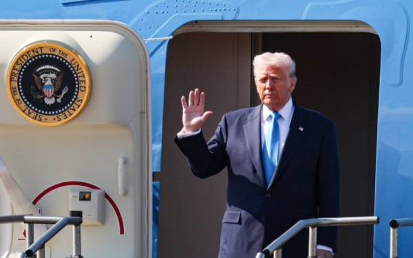 Трамп змінив літак у Туреччині через ракетну небезпеку з боку Ірану