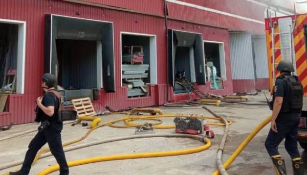У Харкові після атаки ворога зайнялися склади видавничого дому «Ранок».