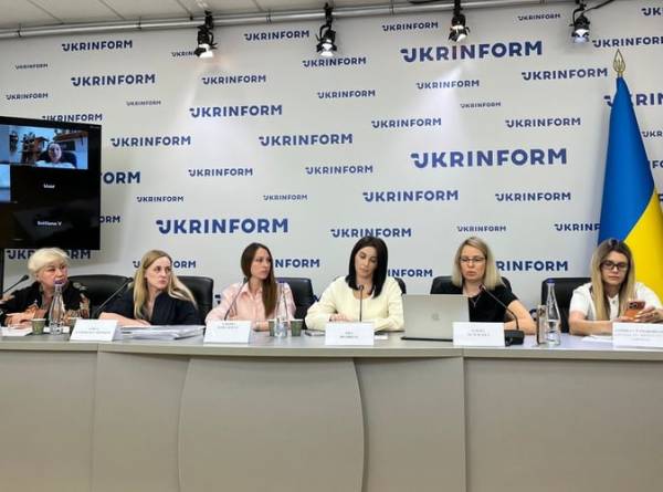Жінки, чиїх дітей відібрали чоловіки, вимагають від держави реакції на ухилення від мобілізації