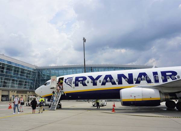 Ryanair можуть оштрафувати на мільйони за інцидент з пасажиром на висоті 4,5 км