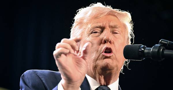 Трамп і Гегсет розходяться в оцінках запасів ракет США