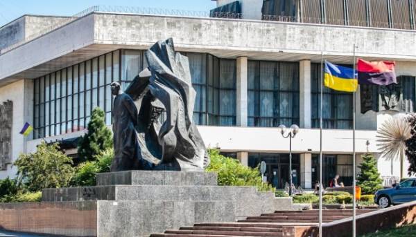 Франківський драмтеатр покаже «Медею» на висоті двох кілометрів
