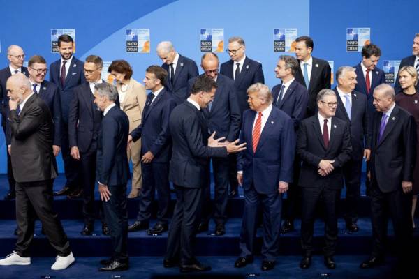 Лідери урядів на саміті НАТО під час Всесвітнього форуму в Нідерландах, 25 червня 2025 року.