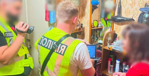 Наркоторговка діяла біля харківської аптеки