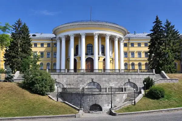 Держава відновила права на Жовтневий палац у Києві