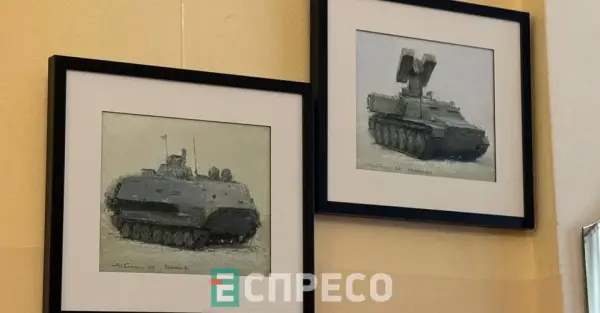 "Зброя перемоги": у Києві презентували виставку картин про військову техніку ЗСУ