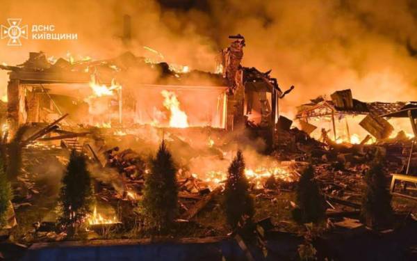 Близько 200 боєзіткнень, балістика на Київщину: головні події ночі та ранку 8 серпня