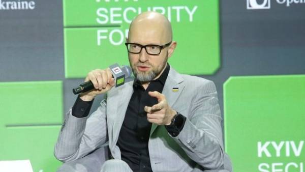 Яценюк: Історичні конфлікти України та Польщі вимагають юридичного вирішення