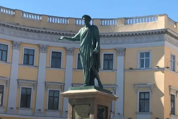 Пам’ятник Дюку відновили після пошкоджень