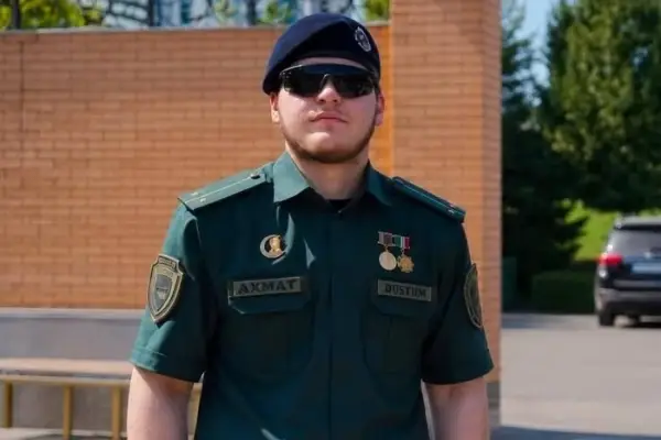 Адам Кадиров став молодшим лейтенантом