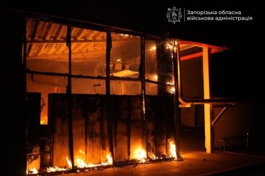 Росіяни вдарили по "Епіцентру" в Запоріжжі (ФОТО)