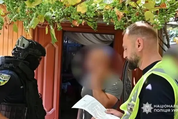 Чернівецька поліція затримала чоловіка, який ображав військових та їхні сім’ї