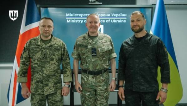 Протидія баражуючим боєприпасам та засоби боротьби з дронами-камікадзе: Драпатий і Хмара обговорили з британським колегою зміцнення протиповітряної оборони