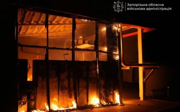 Росіяни пошкодили будинки та ТЦ на Запоріжжі