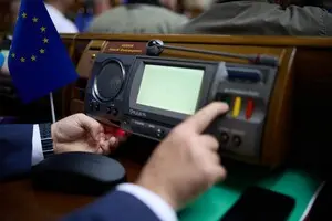 Парламент втратив зір і хребет: як Рада не змогла діяти у критичний момент