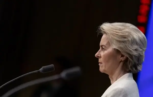 Фон дер Ляєн обговорює в Гренландії майбутнє Арктики в умовах зростання геополітичної напруженості