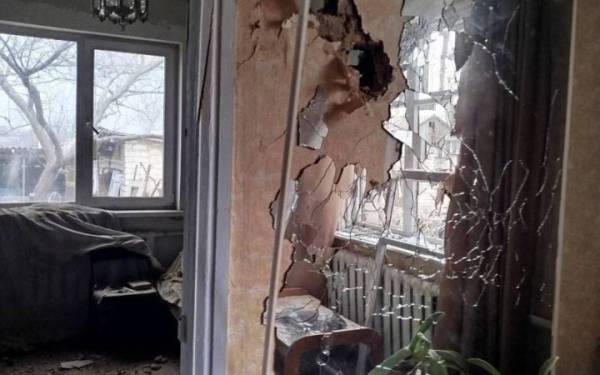 Російські війська поранили 63-річного цивільного у Херсоні