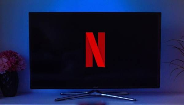 Netflix презентує романтичну комедію «Охороняючи зірок» 18 листопада