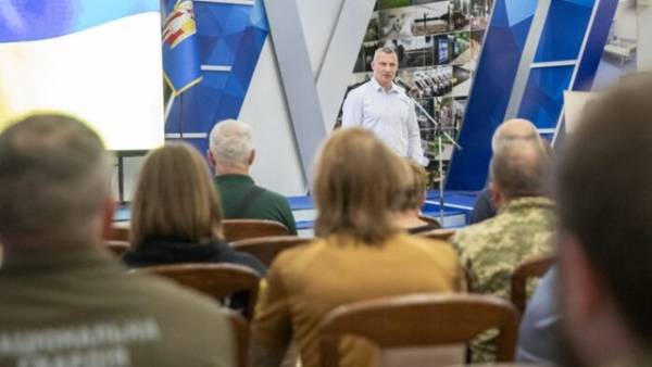 Кличко вшанував захисників столиці медалями “Честь. Слава. Держава”