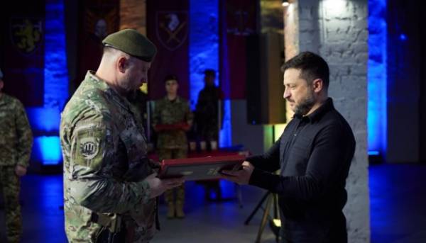 Зеленський нагородив захисників Олександрівської операції