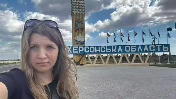 Журналістка Олена Гнітецька постраждала внаслідок атаки російського дрона в Херсоні