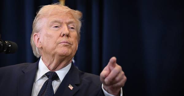Трамп скасував громадянство за народженням