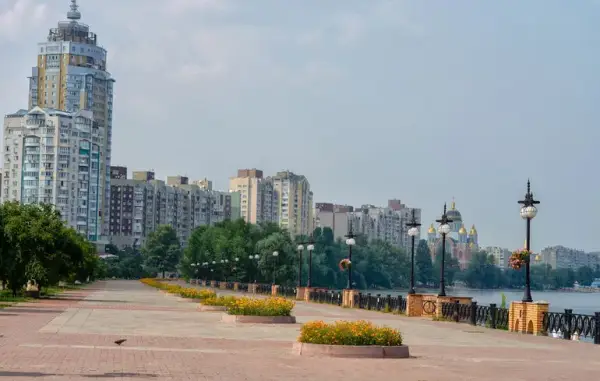 Удар дронів по Києву: загинула дворічна дитина, постраждали восьмеро