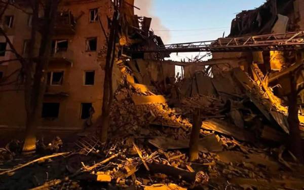 Росіяни пошкодили багатоповерхівки у центрі Слов’янська