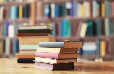 Окупанти спалили 10 мільйонів українських книжок, галузь на межі виживання