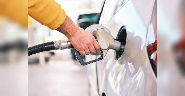 Експерт спрогнозував бензин по 100 гривень: чи чекати українцям дефіциту пального