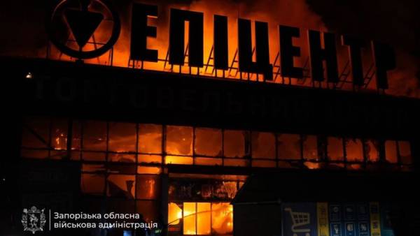 Росіяни обстріляли «Епіцентр» у Запоріжжі: двоє загиблих у Херсоні