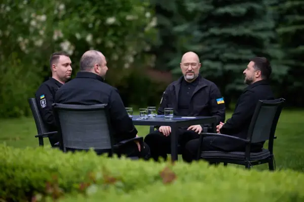 Володимир Зеленський із Кирилом Будановим, Рустемом Умєровим та Денисом Шмигалем.