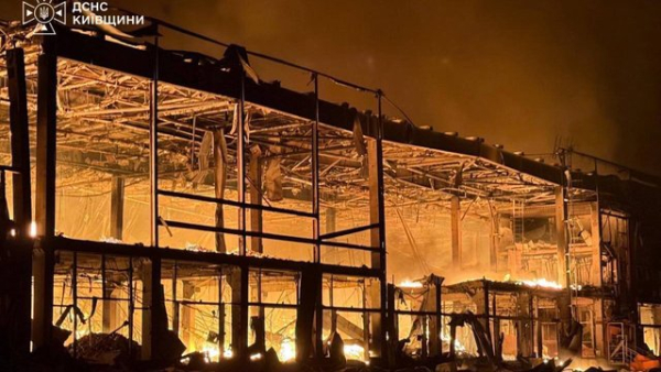 Російські війська знищили будівлі “Епіцентру”, НП, Rozetka поблизу Києва; до цього були уражені “Біосфера”, “Ласунка” та Millennium у Дніпрі.