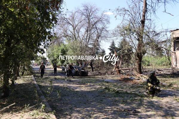 Центр селища після одного з ударів