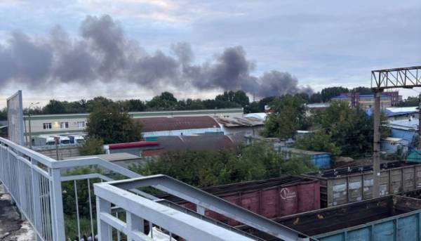 У Самарі спалахнула пожежа на заводі ракет та космічних апаратів