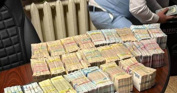 Правоохоронці викрили конвертцентр у Харкові